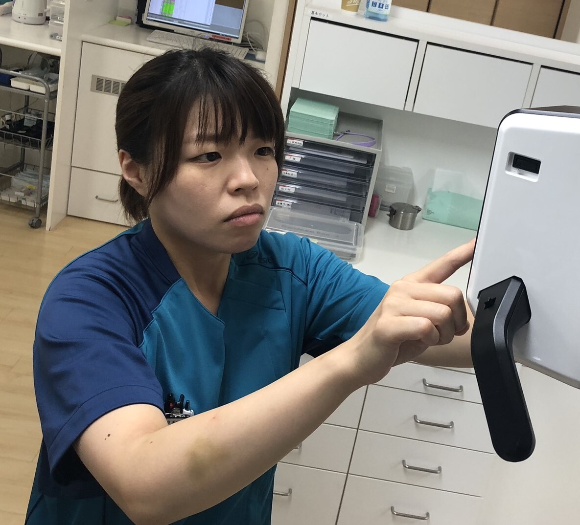 歯科助手：安宅